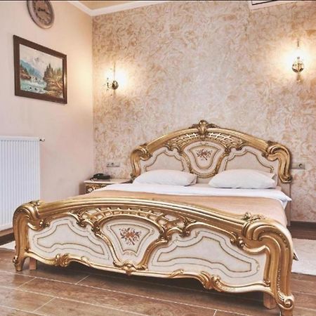 Готель Ангел На Великій Кільцевій Sofiivska Borshchahivka Екстериор снимка