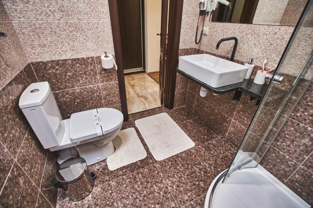 Готель Ангел На Великій Кільцевій Sofiivska Borshchahivka Екстериор снимка